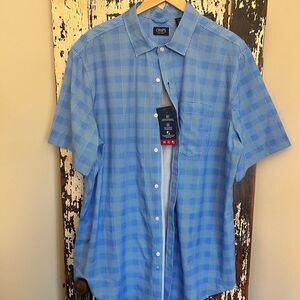Men’s NWT Ralph Lauren Chaps Azure XLT wrinkle resistant lightweight shirt.